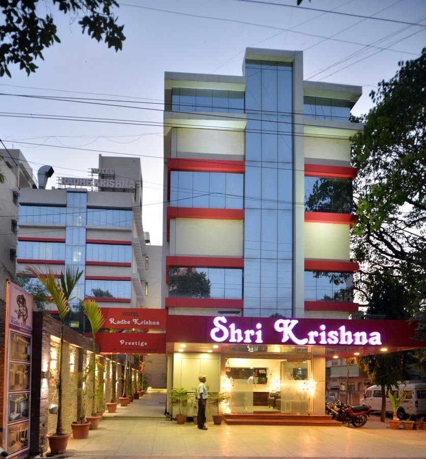 Hotel Radhe Krishna سولابور المظهر الخارجي الصورة
